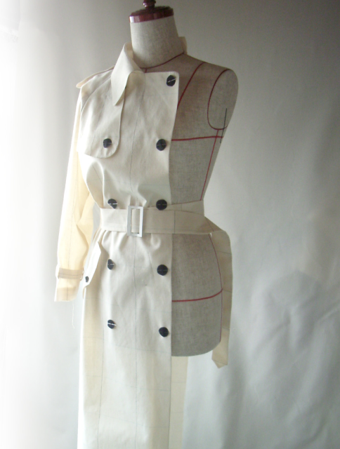 縫製教室(洋裁教室)では、立体裁断の技術を使って体形に合った仮縫いをして洋服を作るため、着心地のいいコートが縫えるようになる