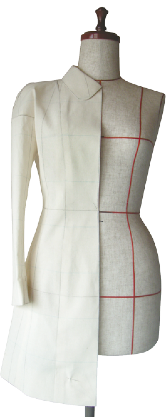 ドロップショルダーのコートなど様々なデザインのものを、縫製教室(洋裁教室)ではきれいに縫えるように指導している