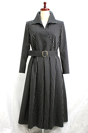 立体裁断の技術で、洋裁では難しいとされる衿(えり)やお袖(そで)もこんなに美しく作ることが出来た、綿のワンピース