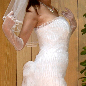 ウェディングドレスデザイン・縫製を指導