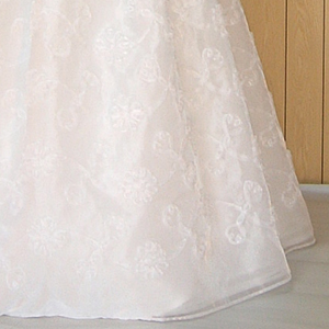 札幌立体裁断リボンのかわいいウェデイングドレス